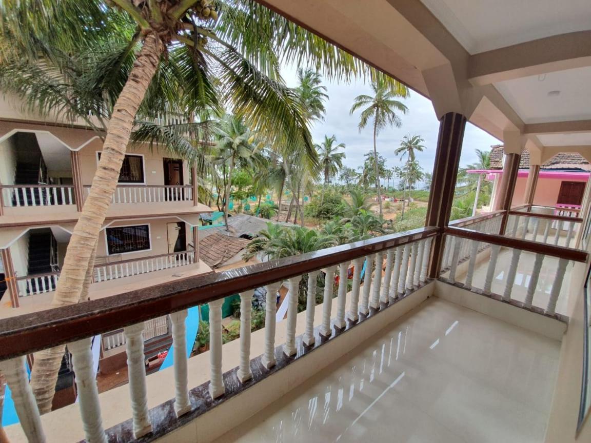 Gods Gift Guesthouse Arambol Ngoại thất bức ảnh